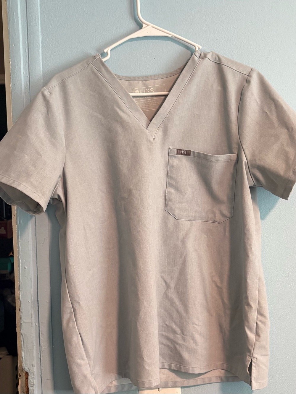 FIGS Women’s V-Neck Scrub Top in Light Gray